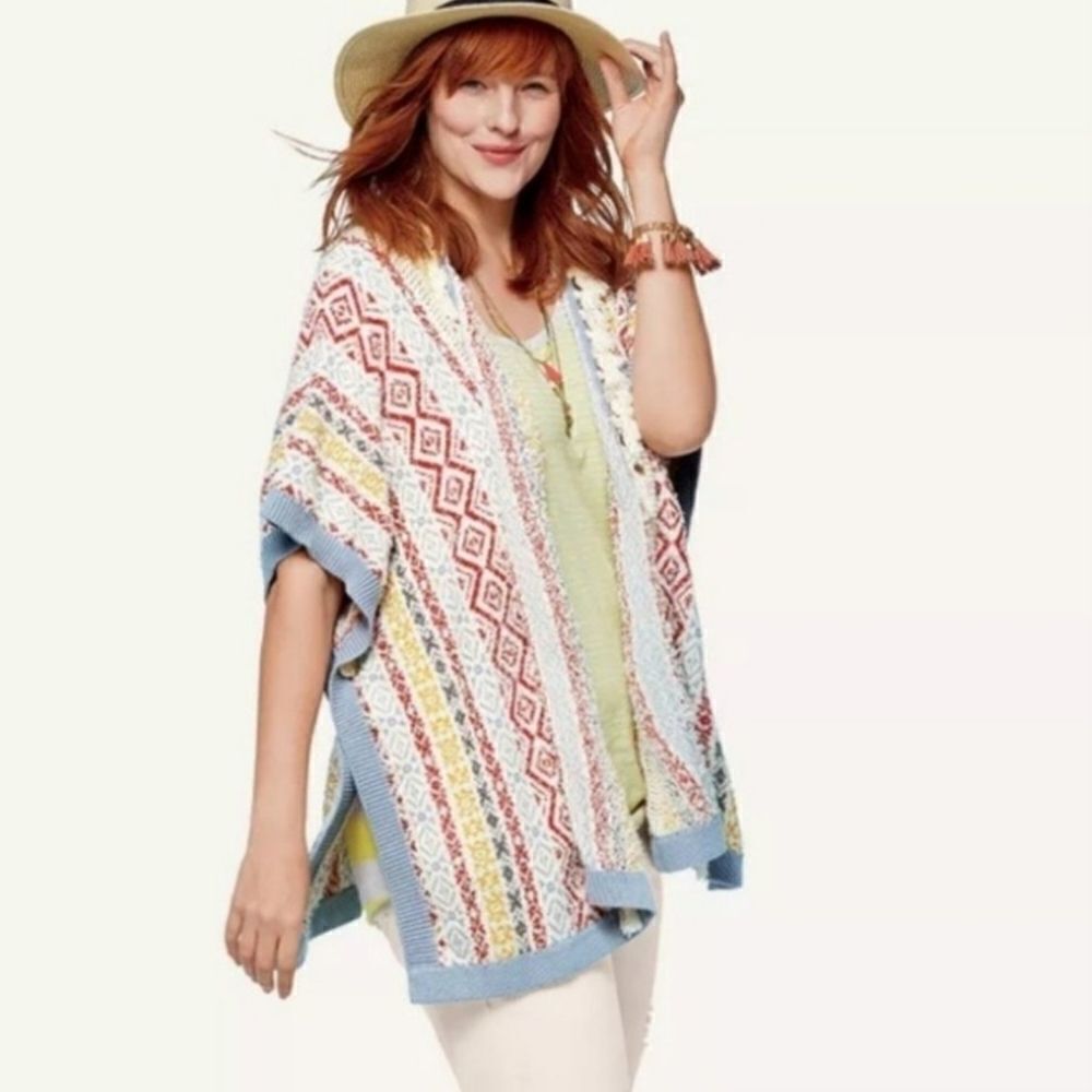Cabi Love Carol Siesta Boho Fringe Knit  Sweater Poncho Open Style Cardigan